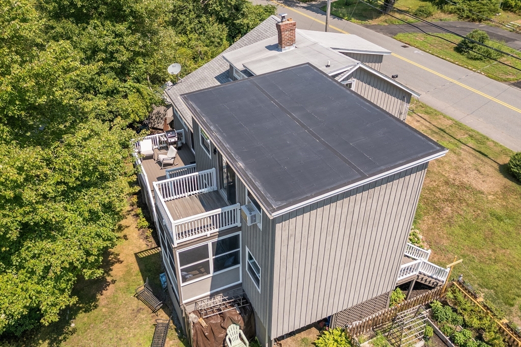 63 River St