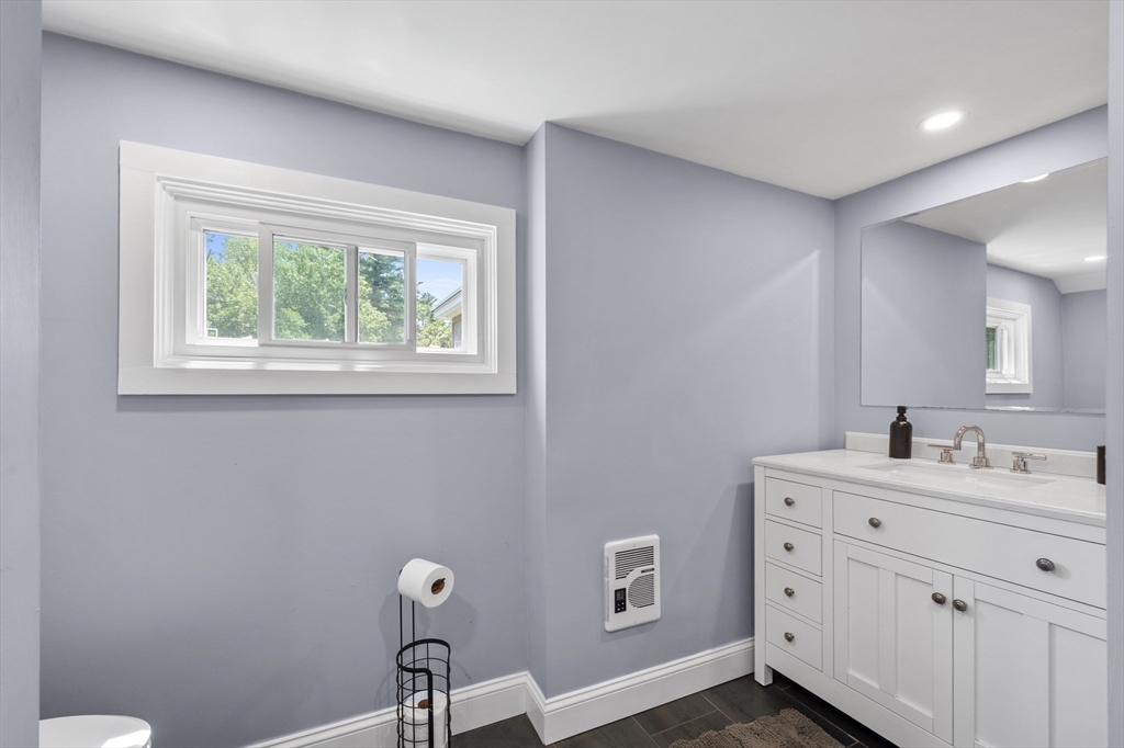 63 River St