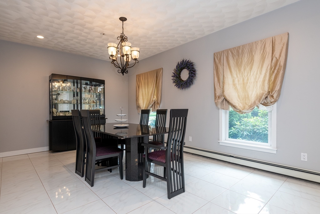 11 Hood Farm Road