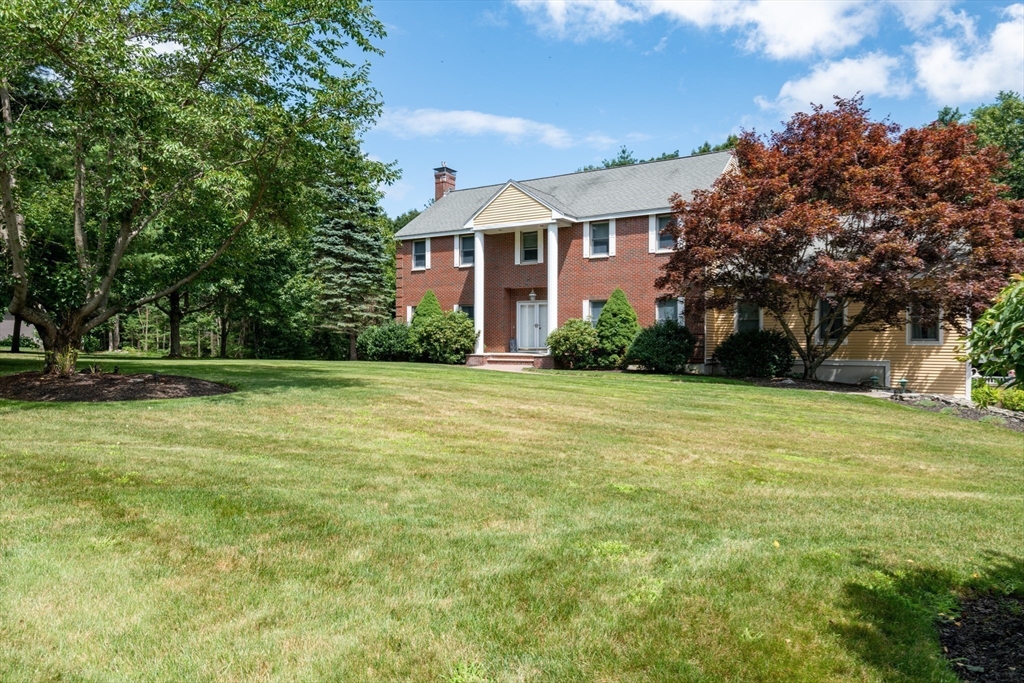 11 Hood Farm Road