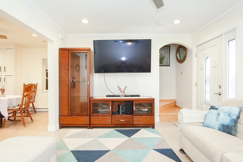87A Crystal Ave