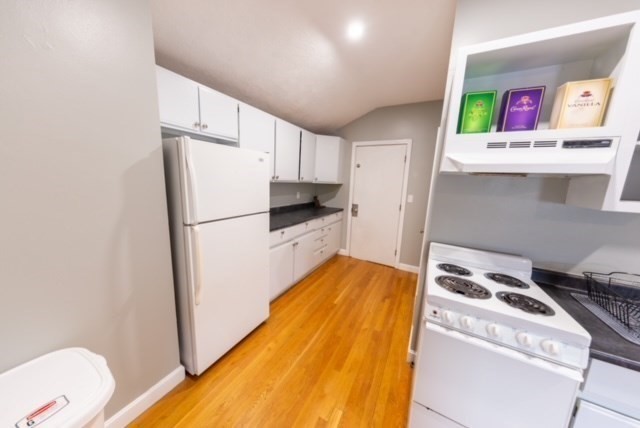 81 Cabot St # 3F