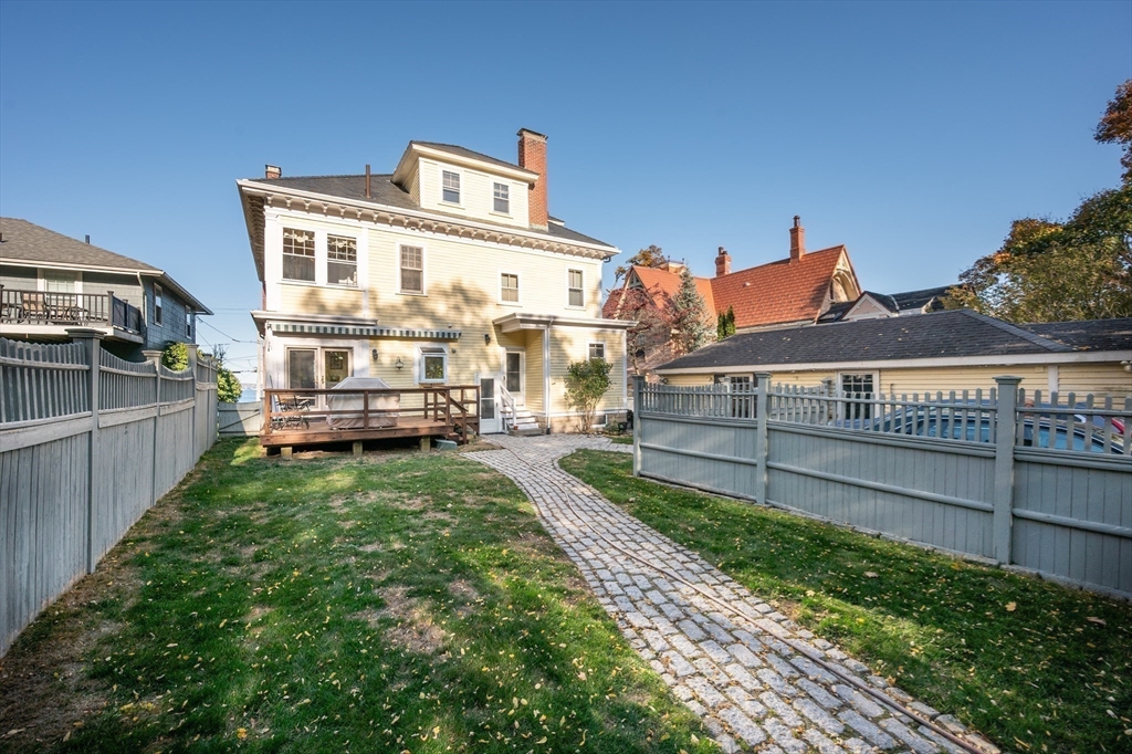 450 Lafayette St