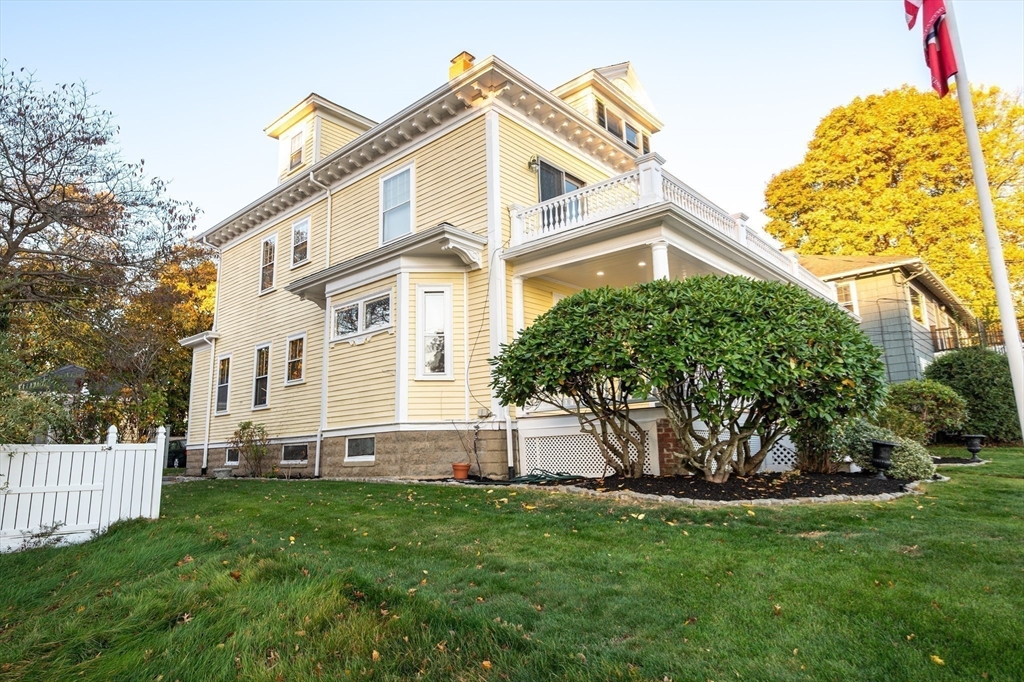 450 Lafayette St