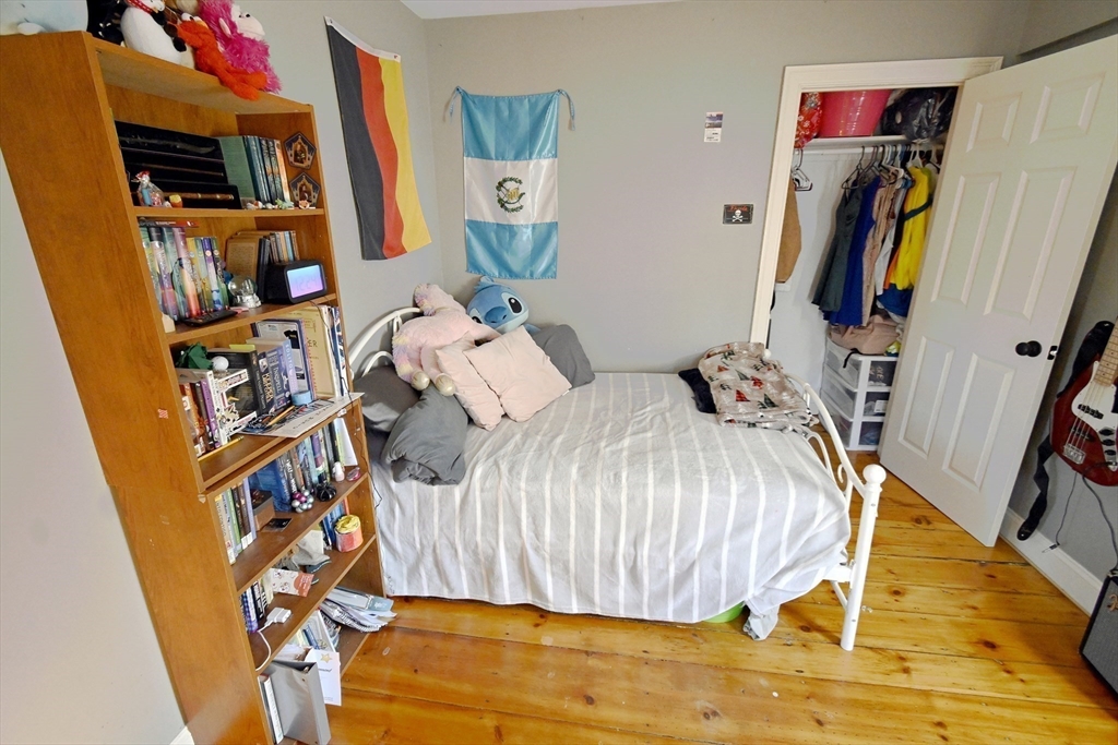 24 Estes St