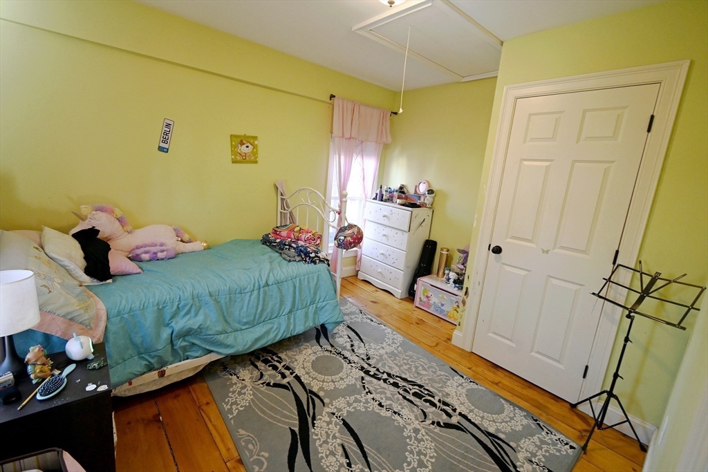 24 Estes St