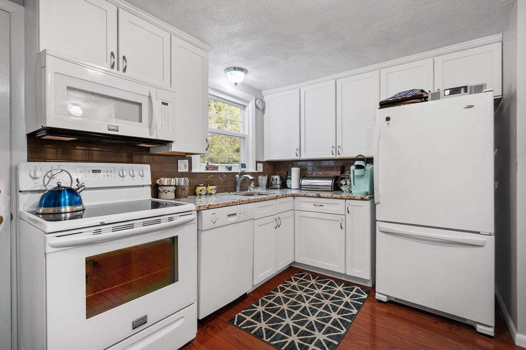 8-10 Stephanie Circle