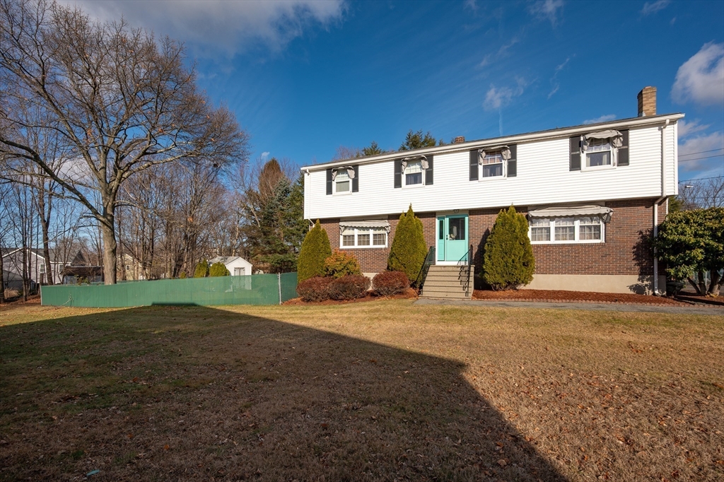 8-10 Stephanie Circle