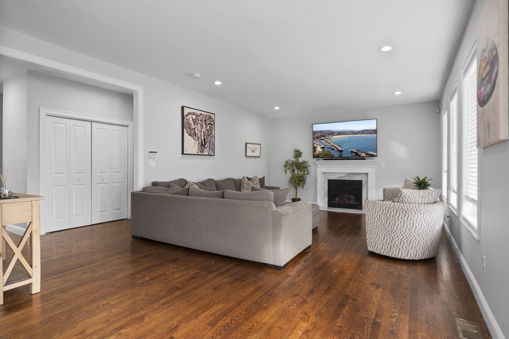 43 Osborne Hill Dr