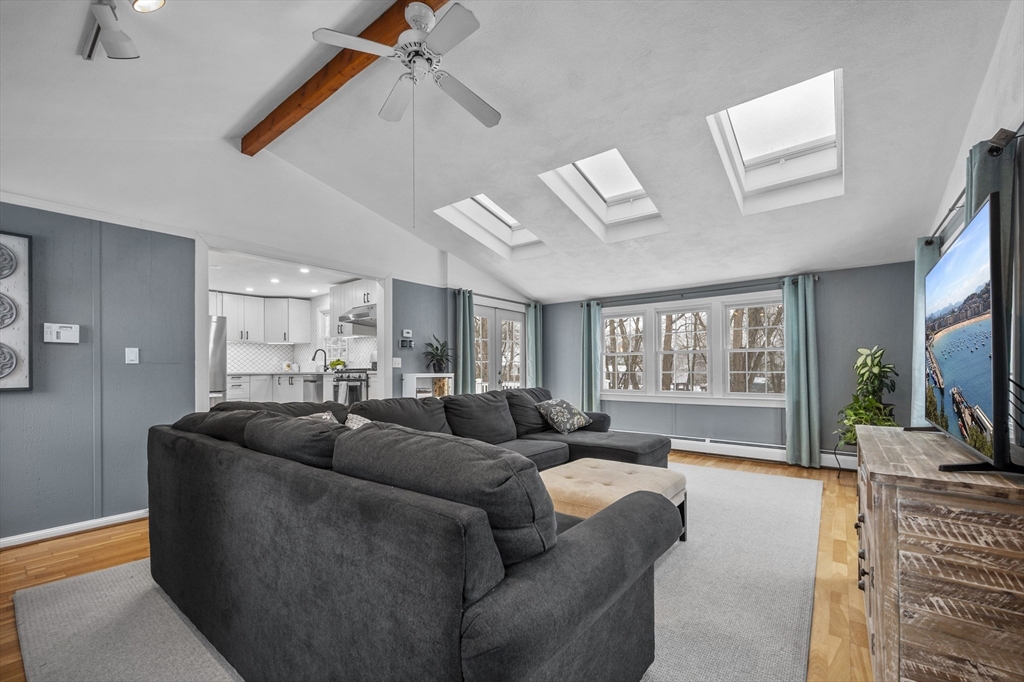 5 Orchard Ln