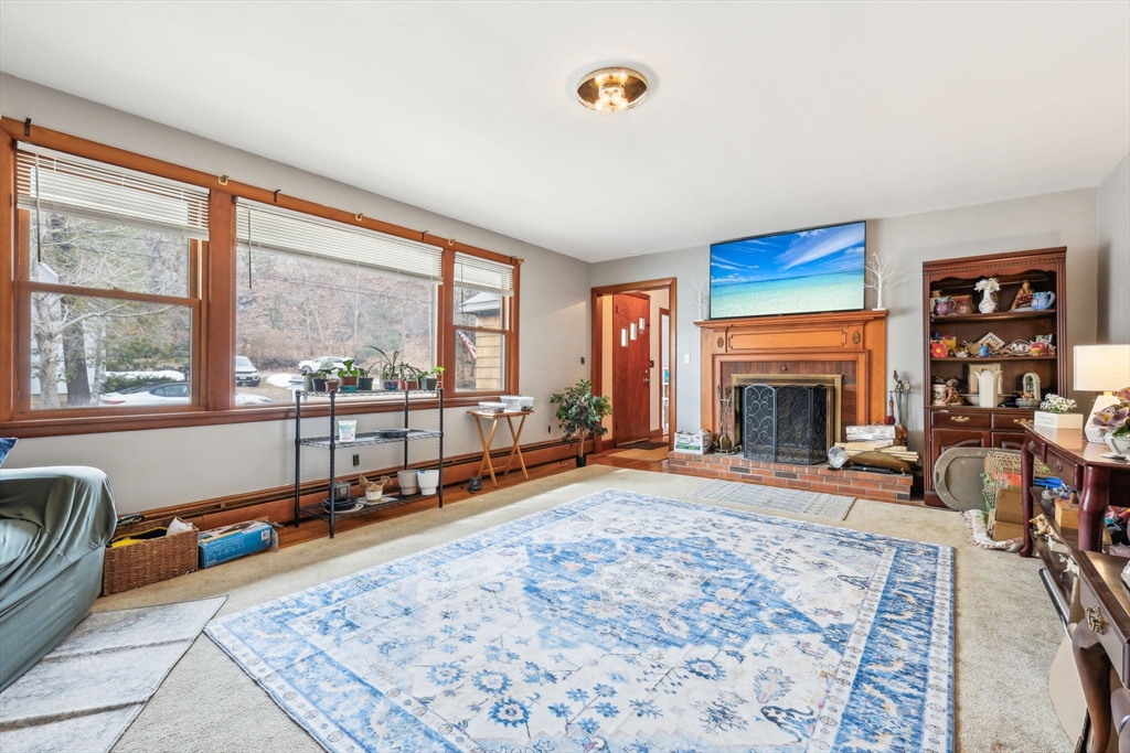 33 Webster Ave