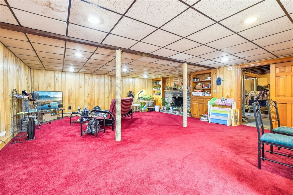 33 Webster Ave