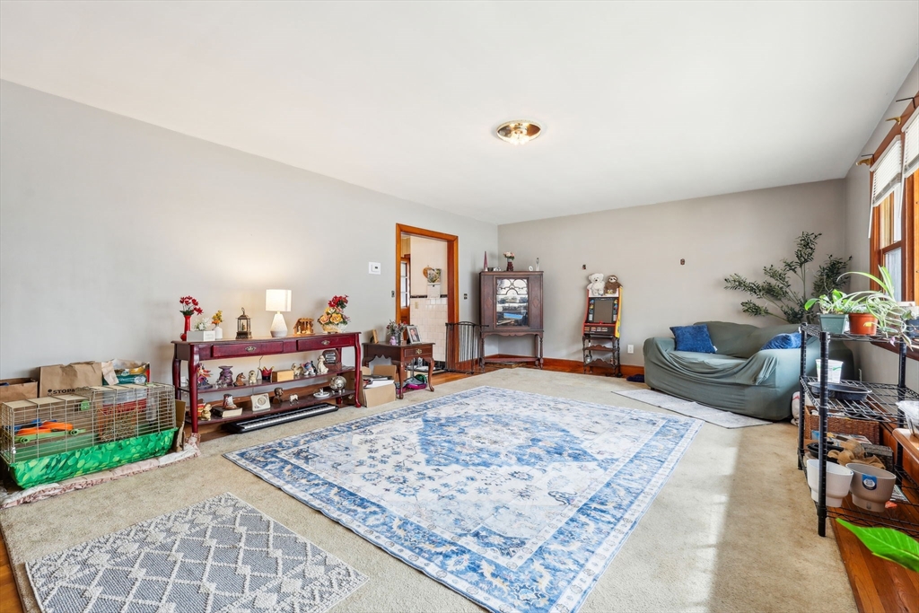33 Webster Ave