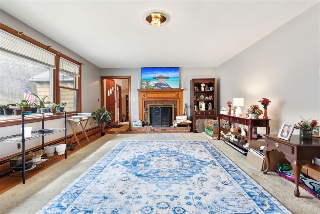 33 Webster Ave