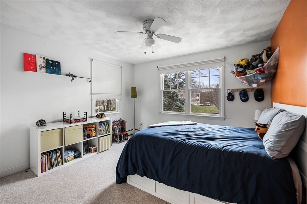 6 Hickory Ln