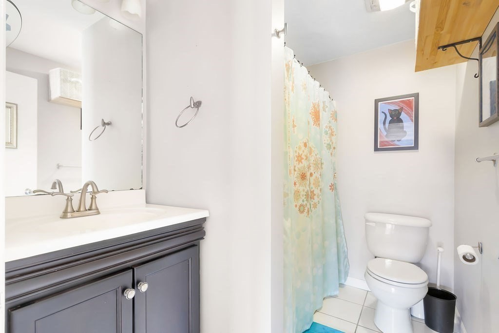 1235 N Shore Rd # 1B