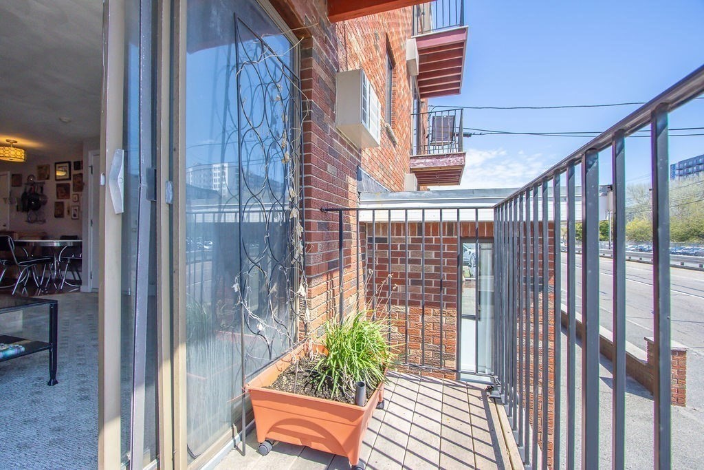 1235 N Shore Rd # 1B