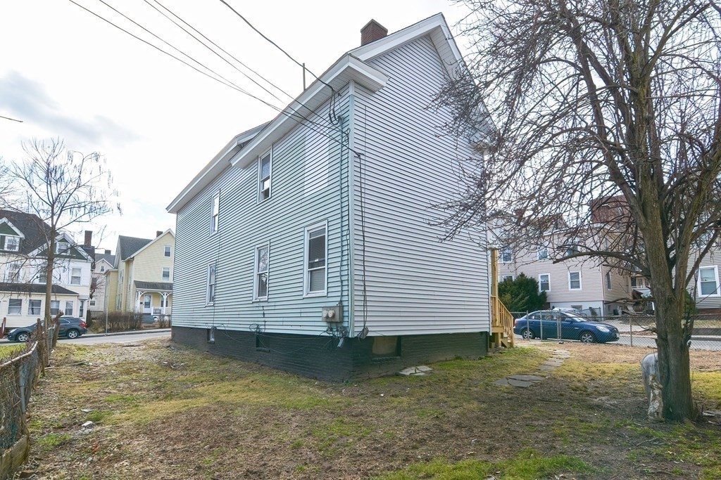 979 Dwight St # 1