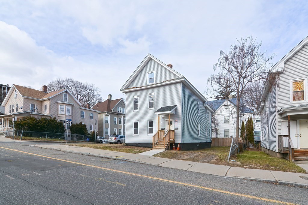 979 Dwight St # 1