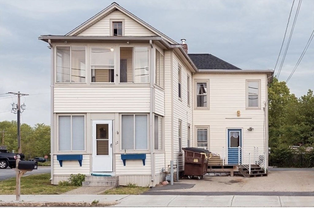12 Hartford Ave E