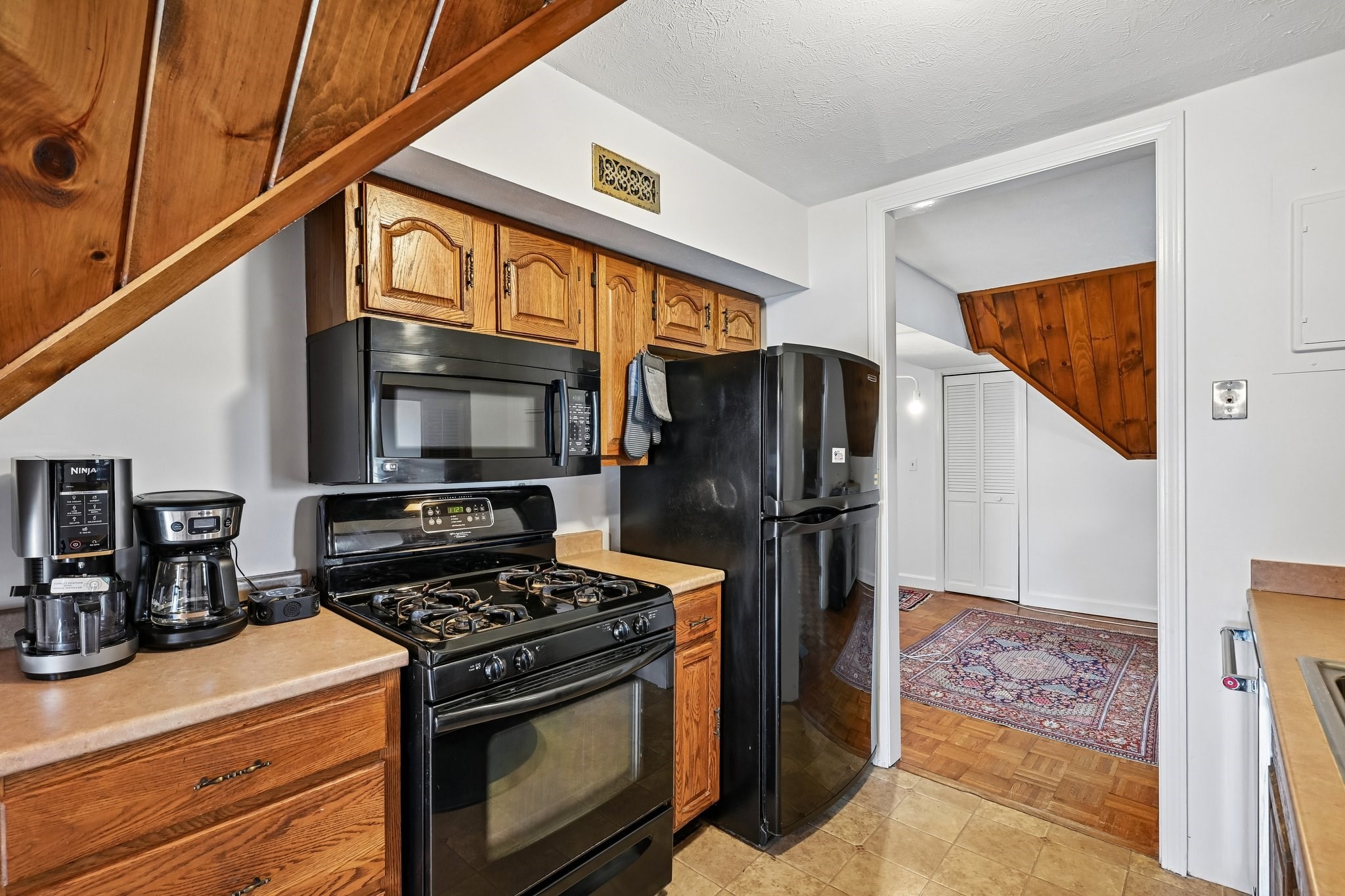 325 Mammoth Rd # 3