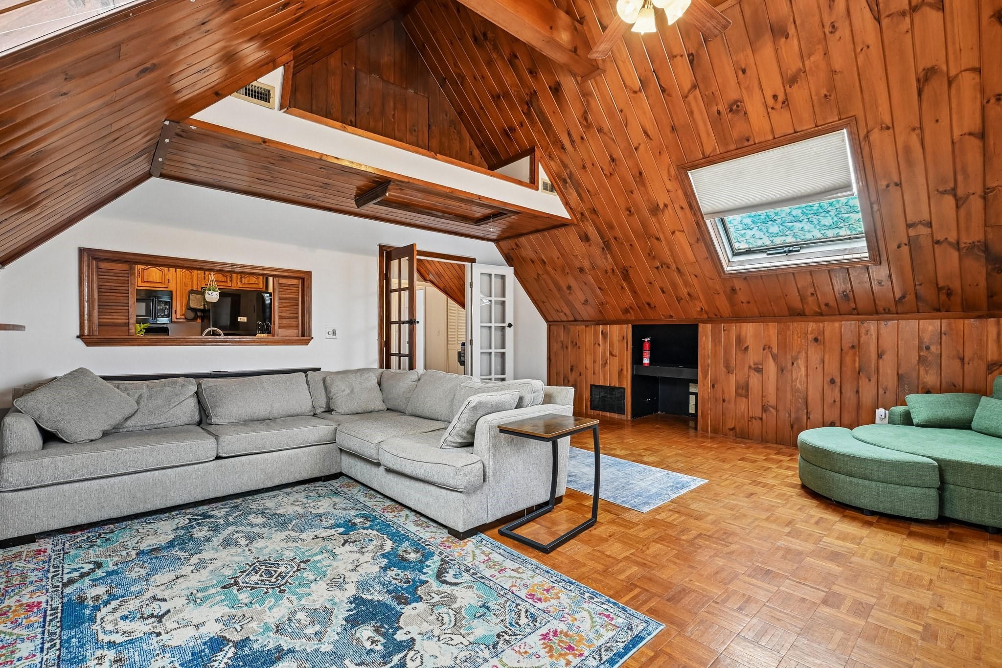 325 Mammoth Rd # 3