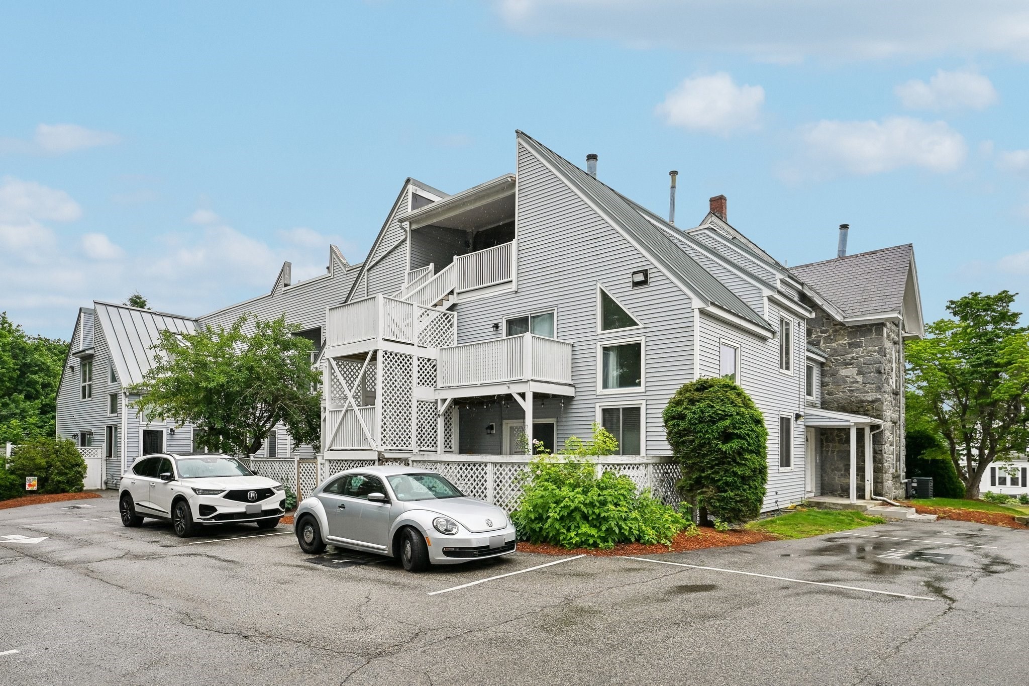 325 Mammoth Rd # 3