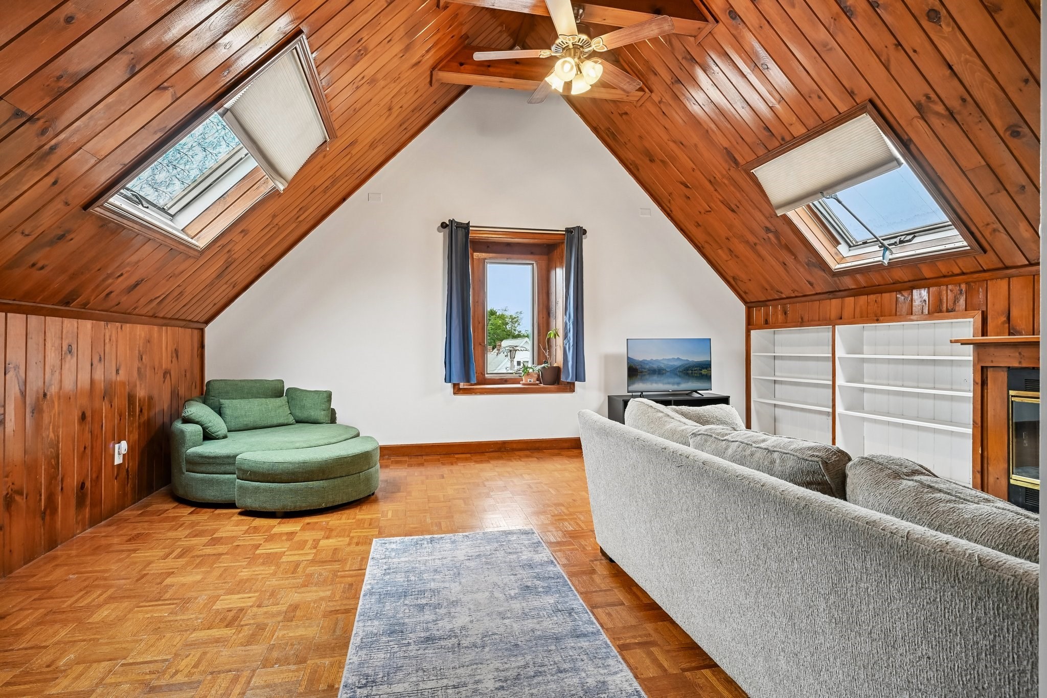 325 Mammoth Rd # 3