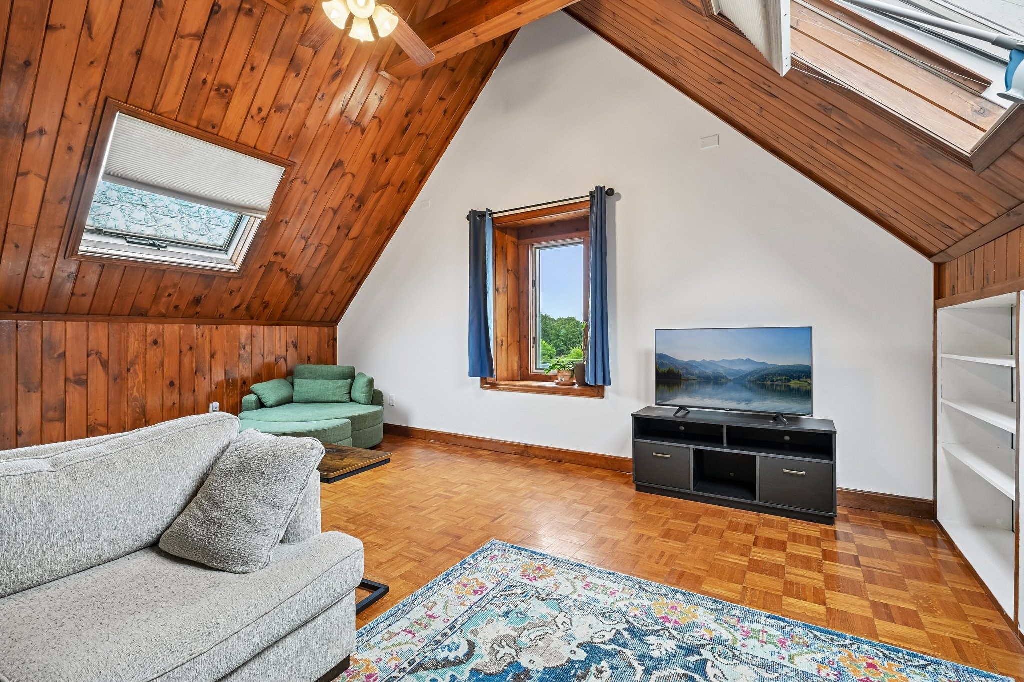 325 Mammoth Rd # 3