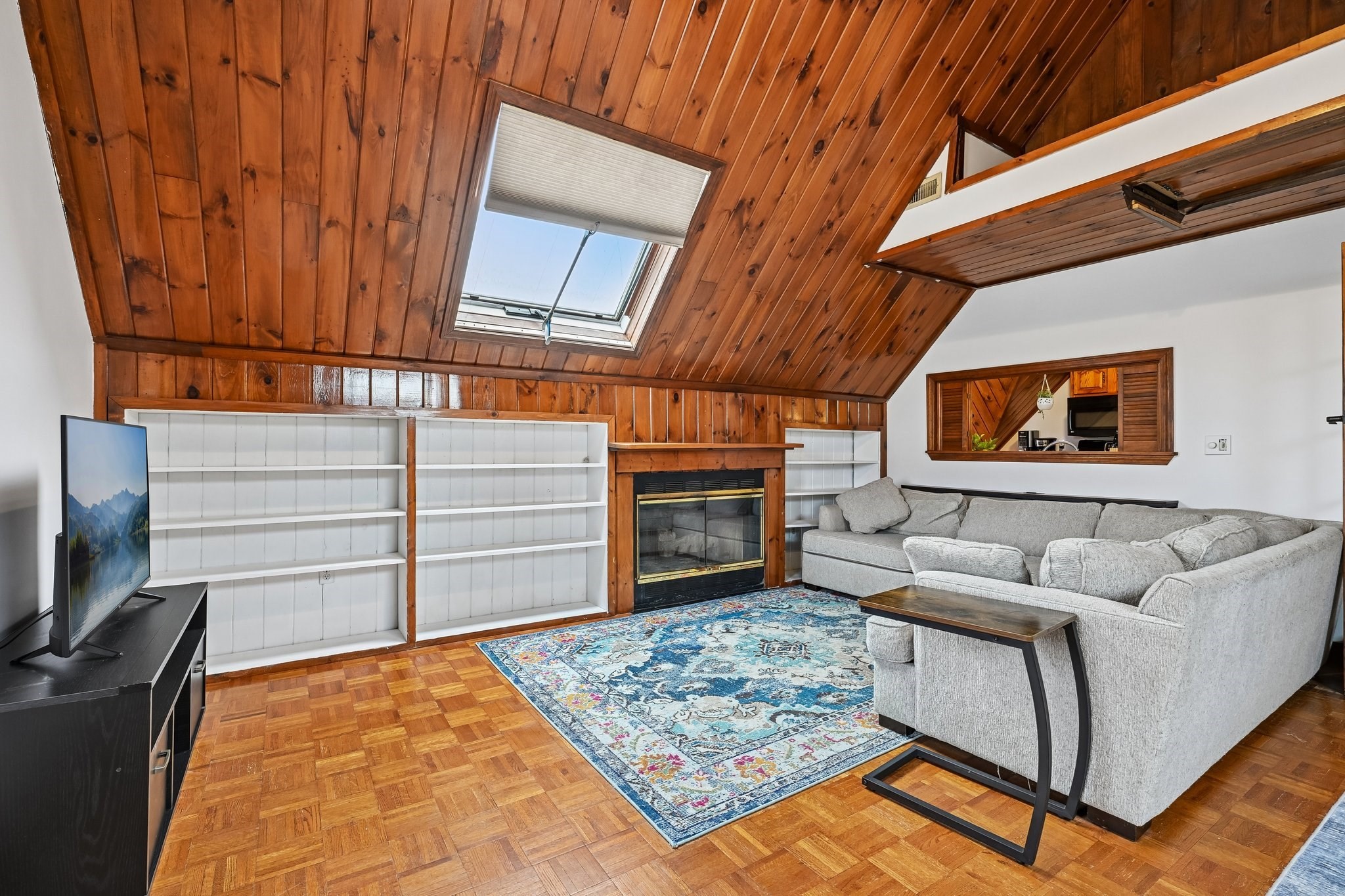 325 Mammoth Rd # 3