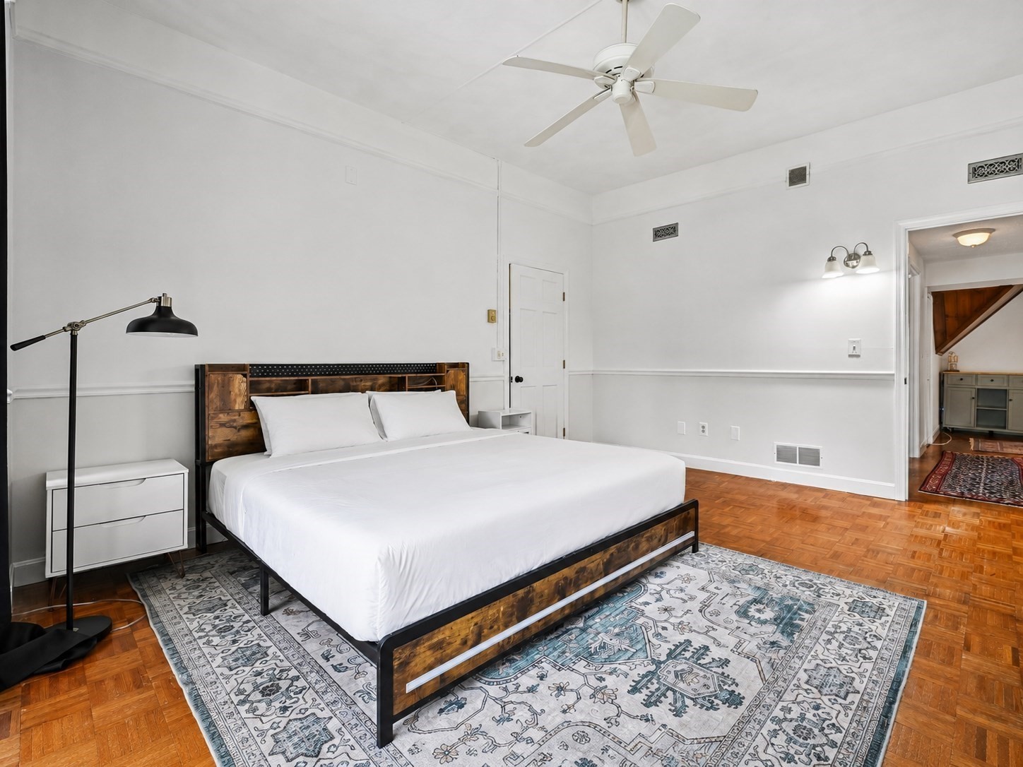 325 Mammoth Rd # 3