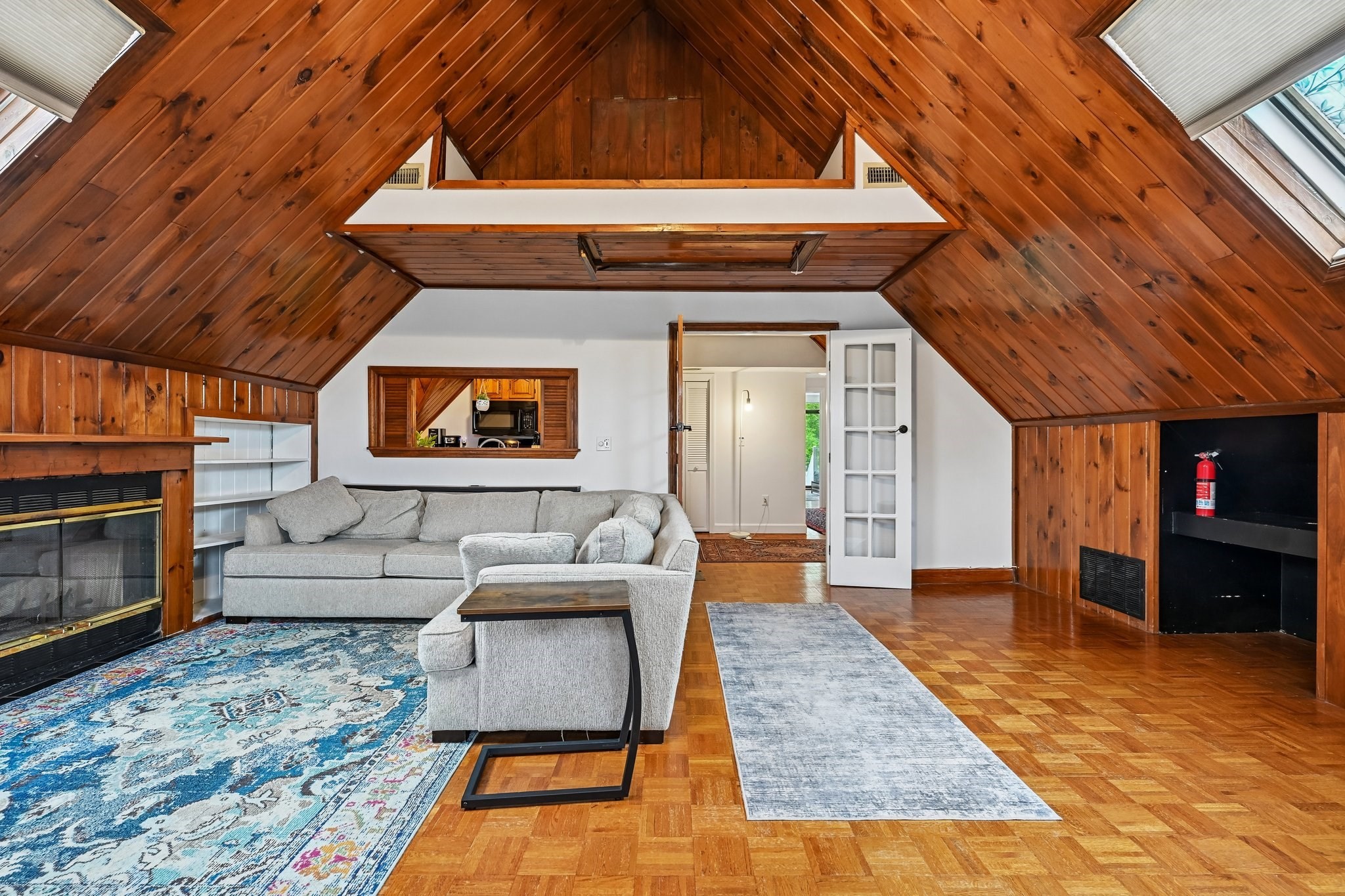 325 Mammoth Rd # 3