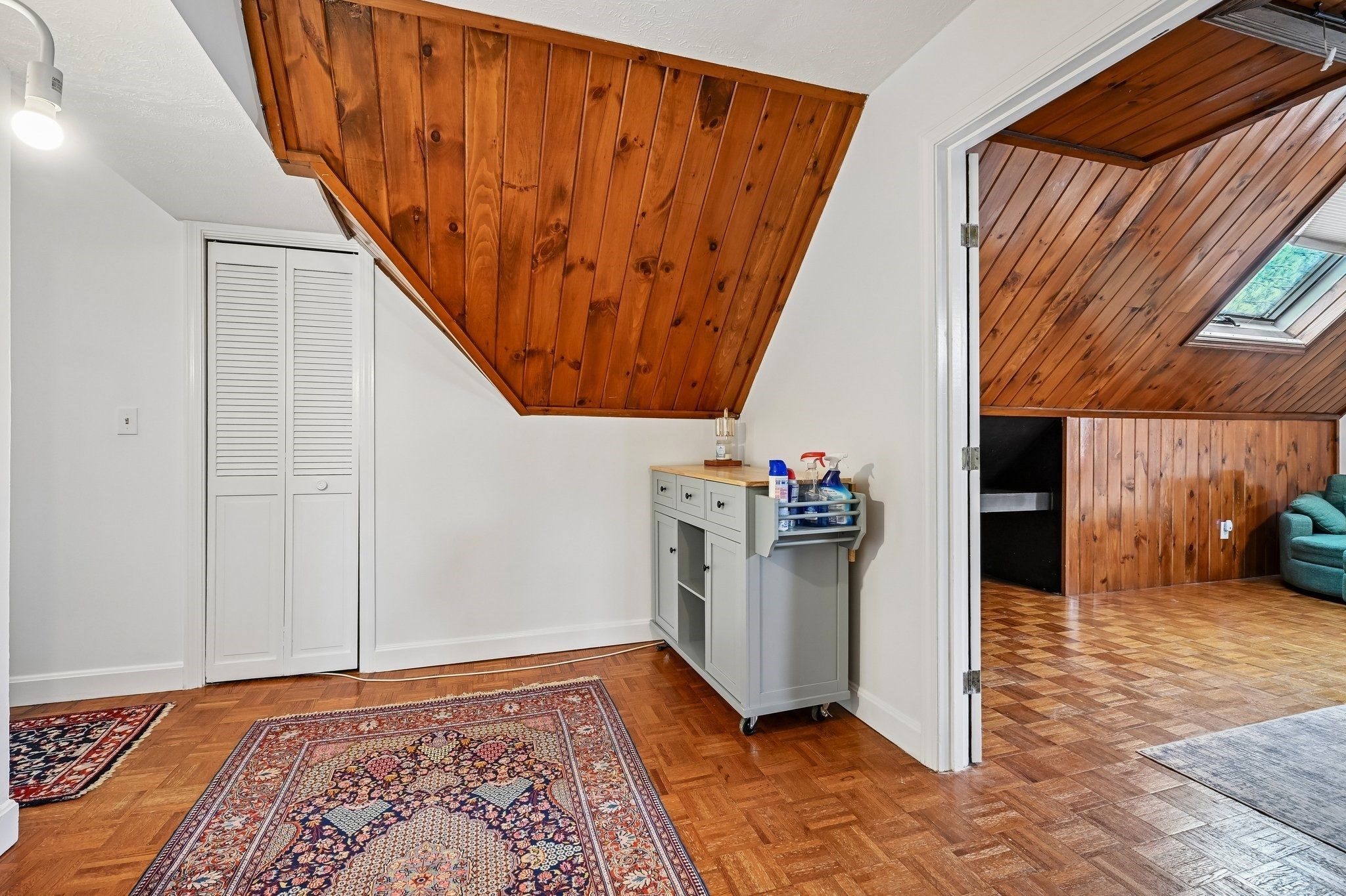 325 Mammoth Rd # 3