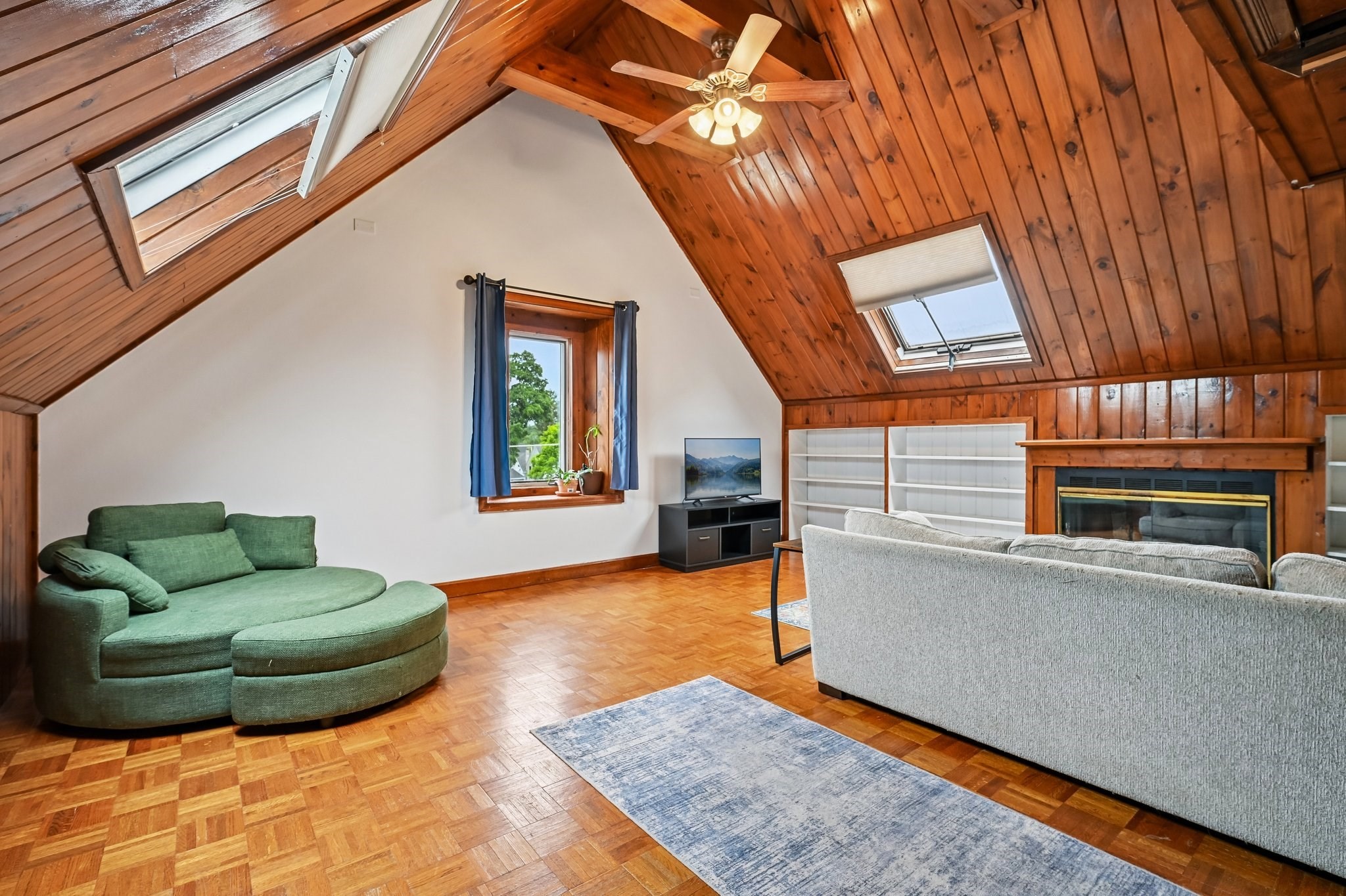 325 Mammoth Rd # 3