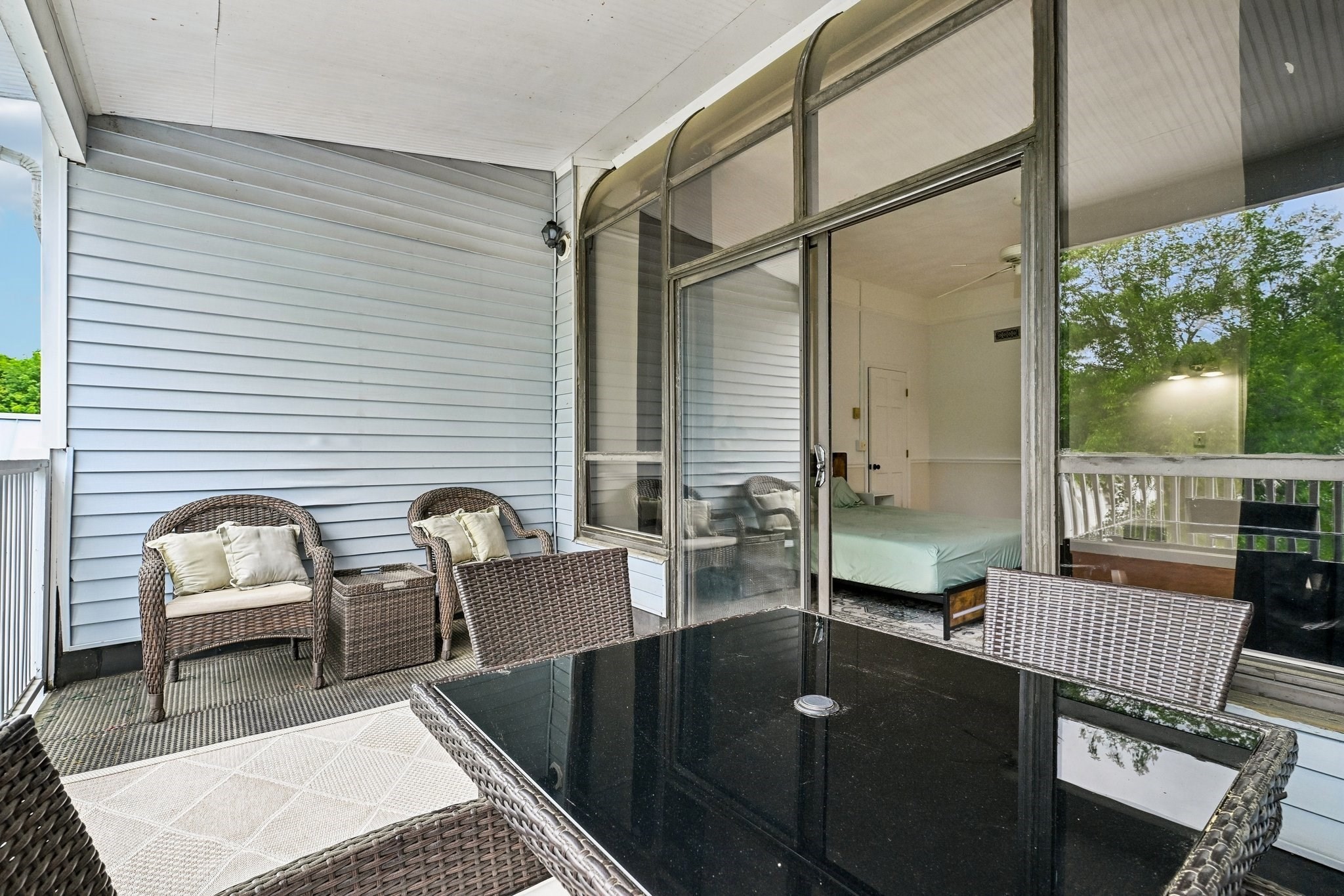 325 Mammoth Rd # 3