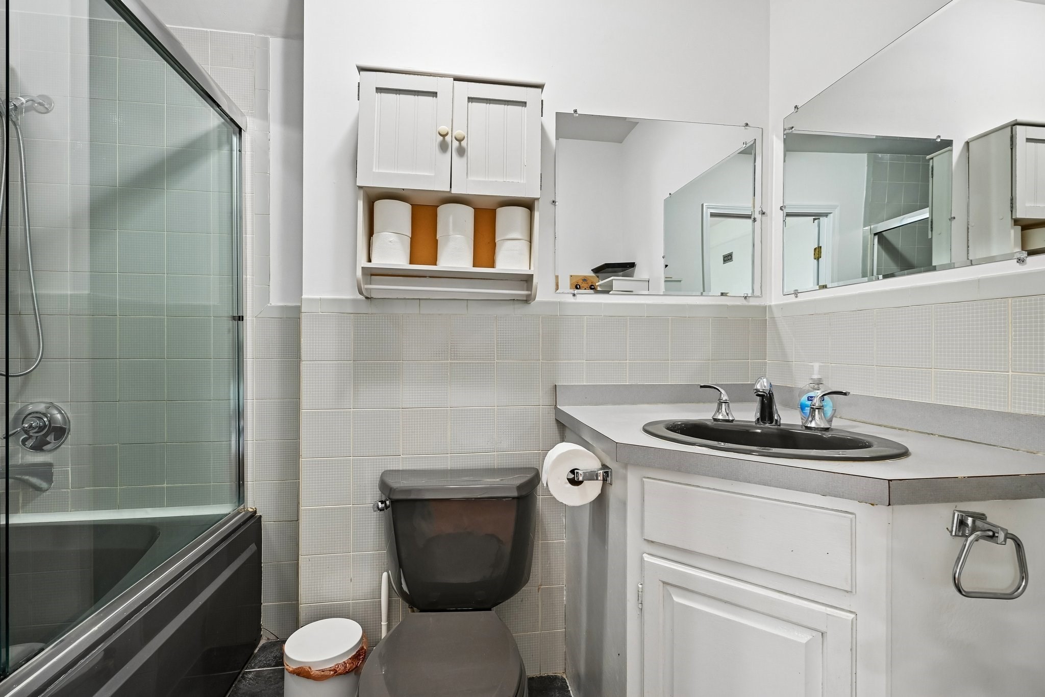 325 Mammoth Rd # 3