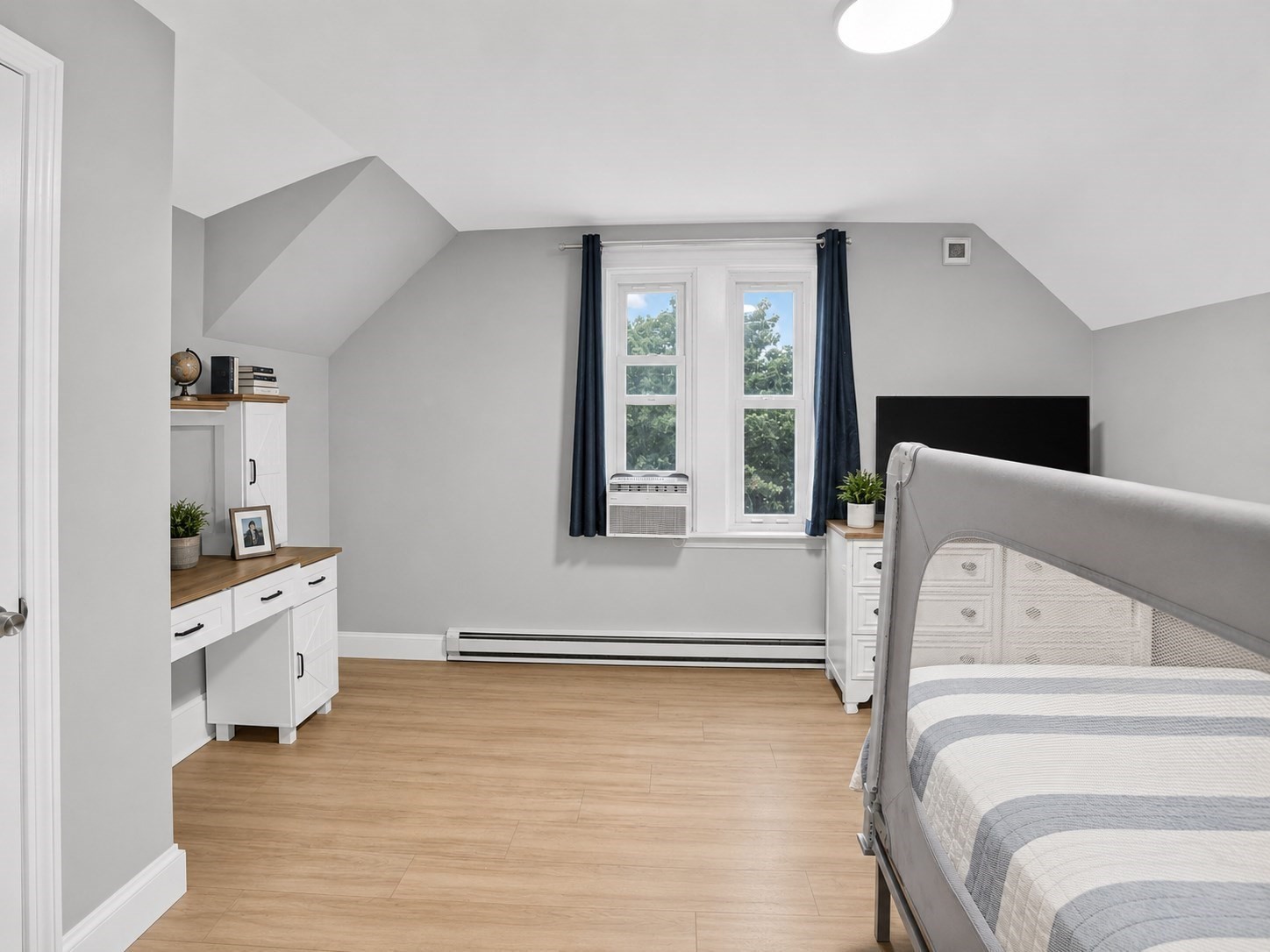 8 Jay St