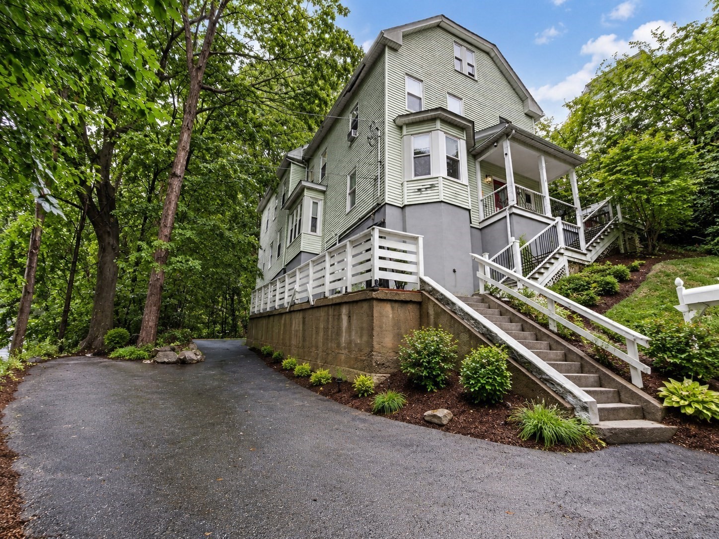 8 Jay St