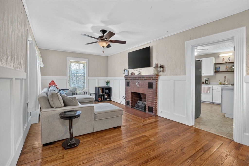 22 Fruit St