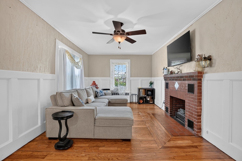 22 Fruit St