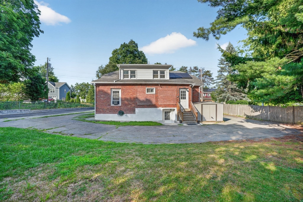 22 Fruit St
