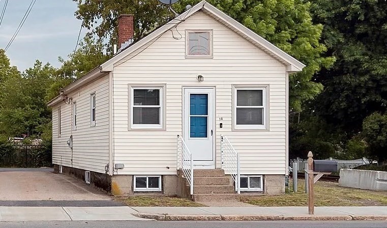 14 Hartford Ave E