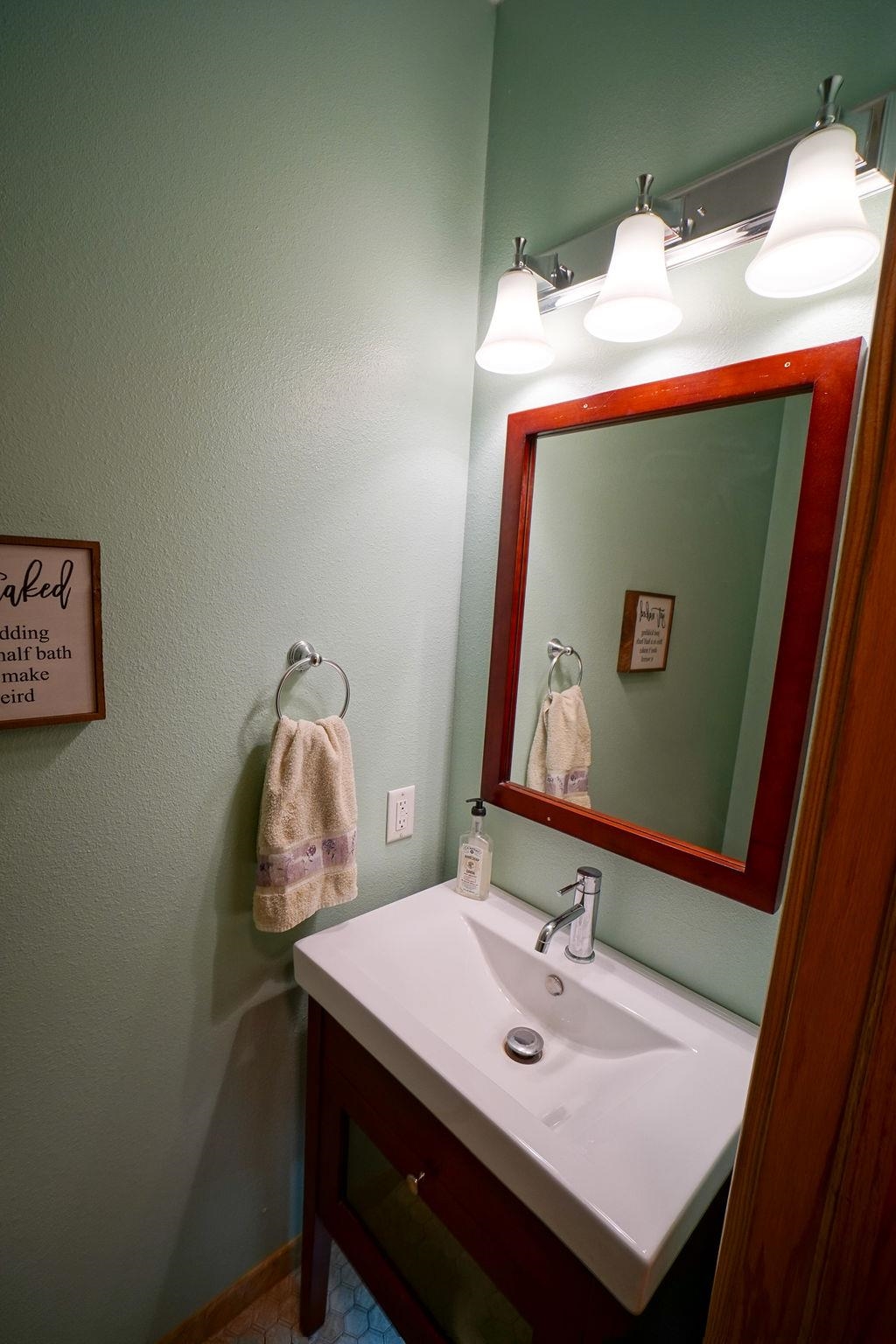 N5445 Town Shop Road