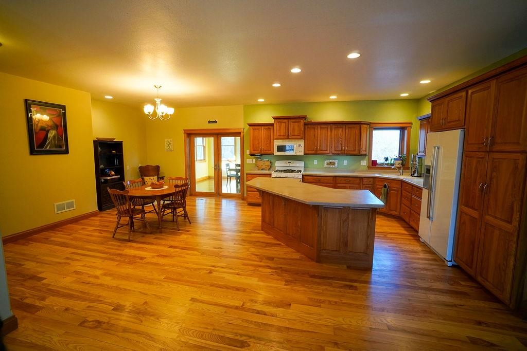 N5445 Town Shop Road