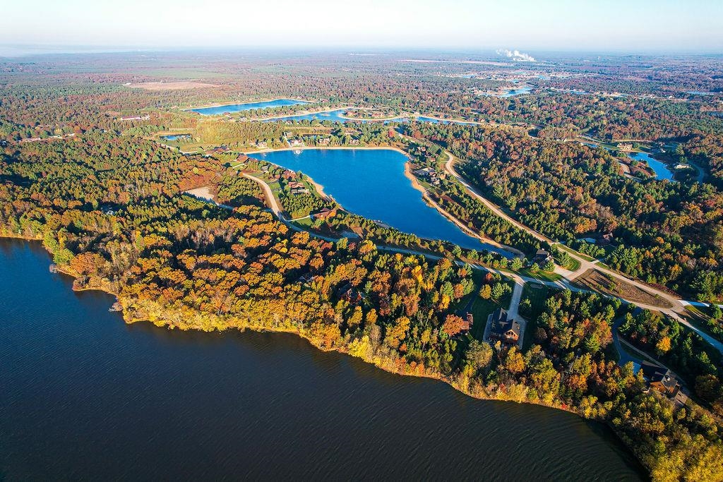 W5512 North Shore Drive