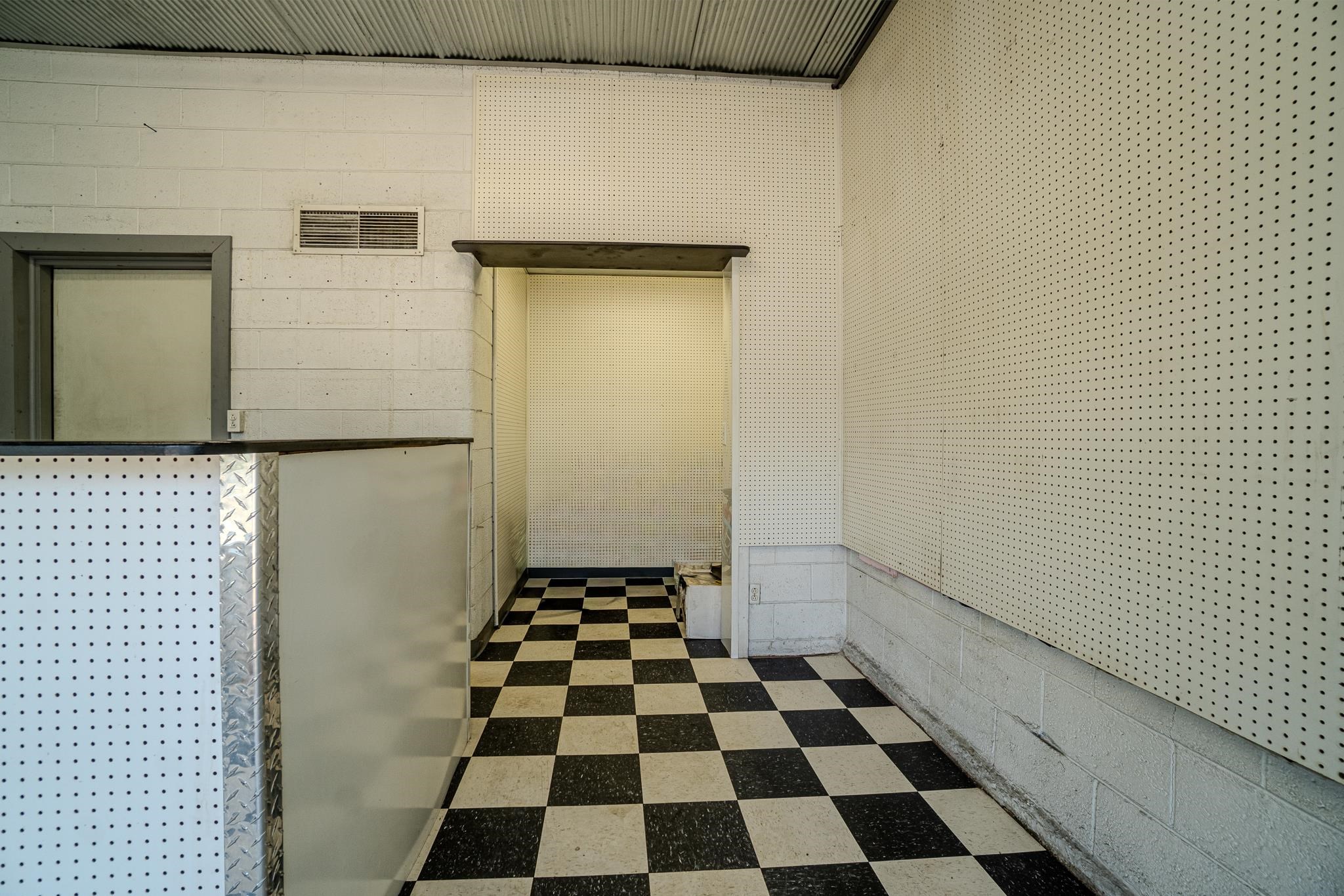1002 E Main Street