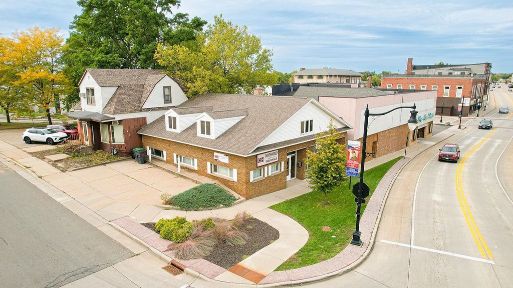 250 E Grand Avenue
