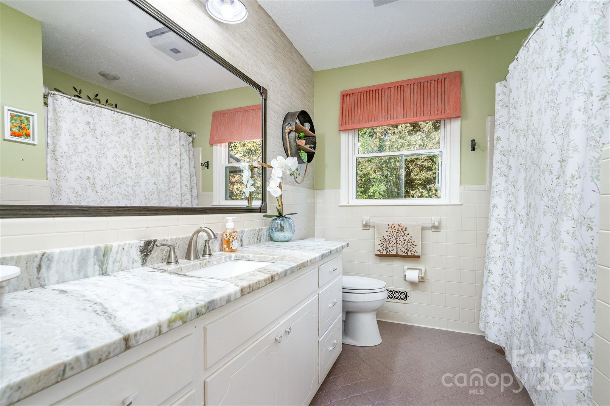 13704 Woody Point Road