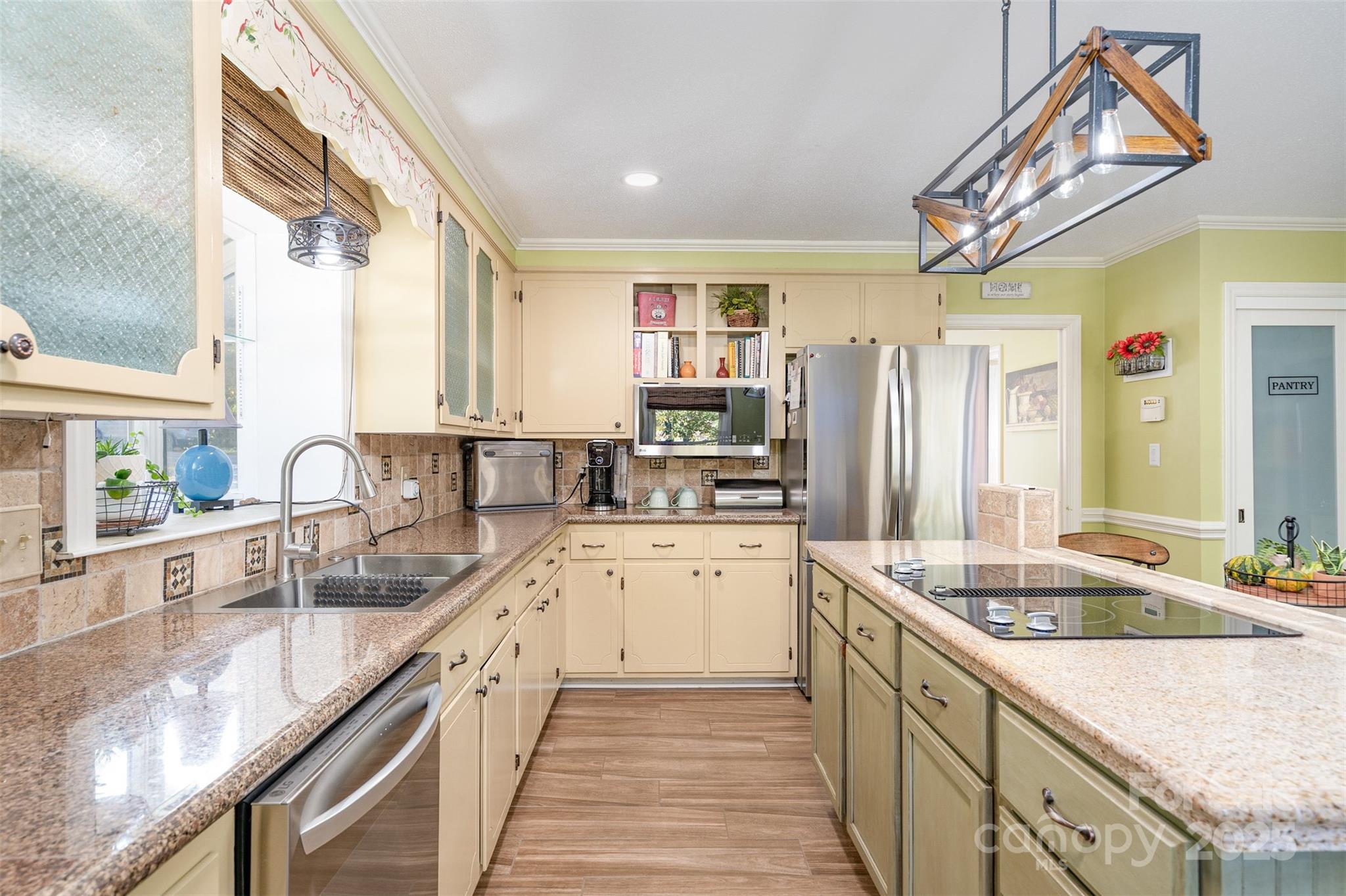 13704 Woody Point Road