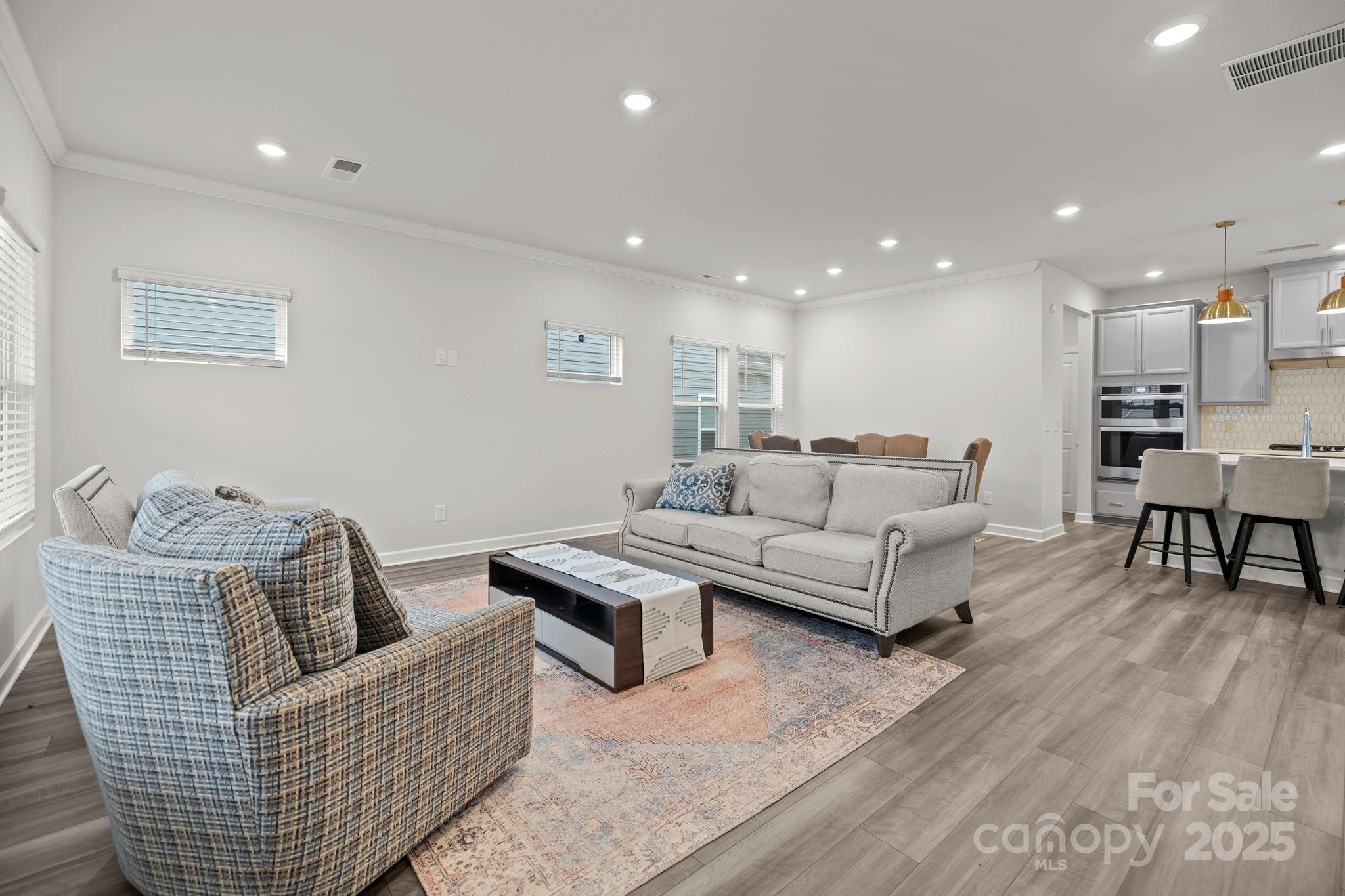 11040 Broadbent Court